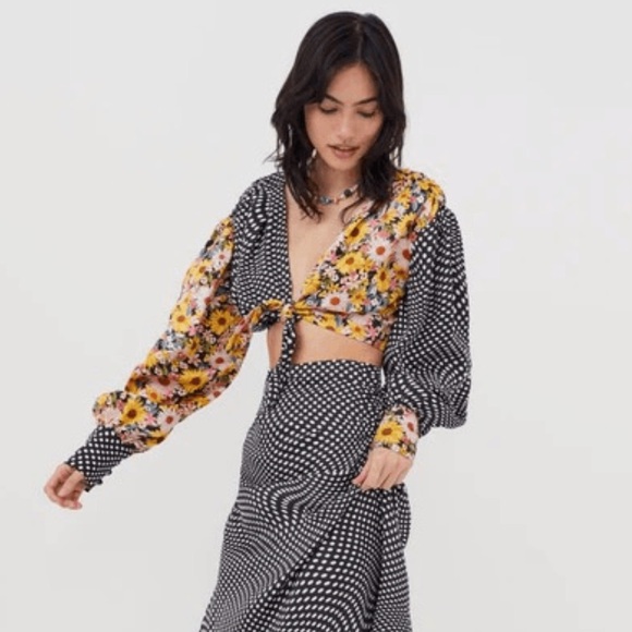 NWT For Love & Lemons Anya crop top front tie long sleeve floral XS - Picture 16 of 16